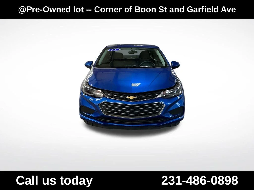 Used 2017 Blue Chevrolet LT image 8