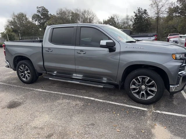 Used 2020 Gray Chevrolet LT image 5