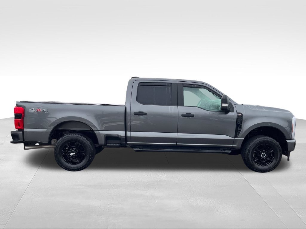 Used 2025 Gray Ford XL image 6