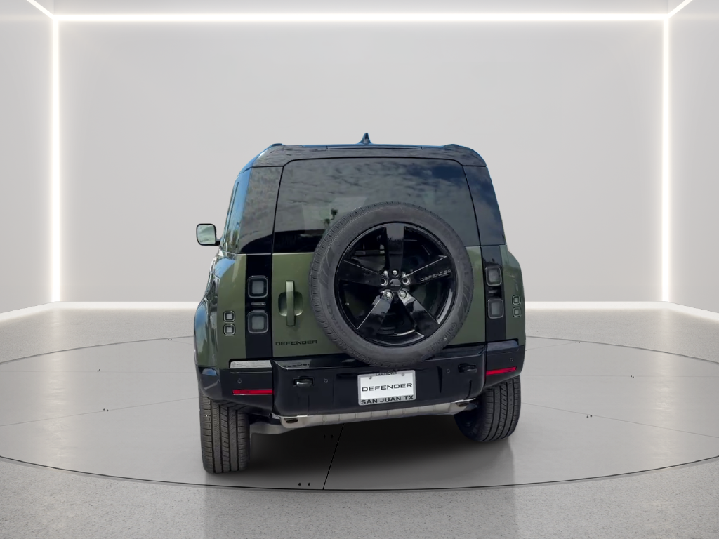 New 2026 Woolstone Green Land Rover X-Dynamic SE image 6