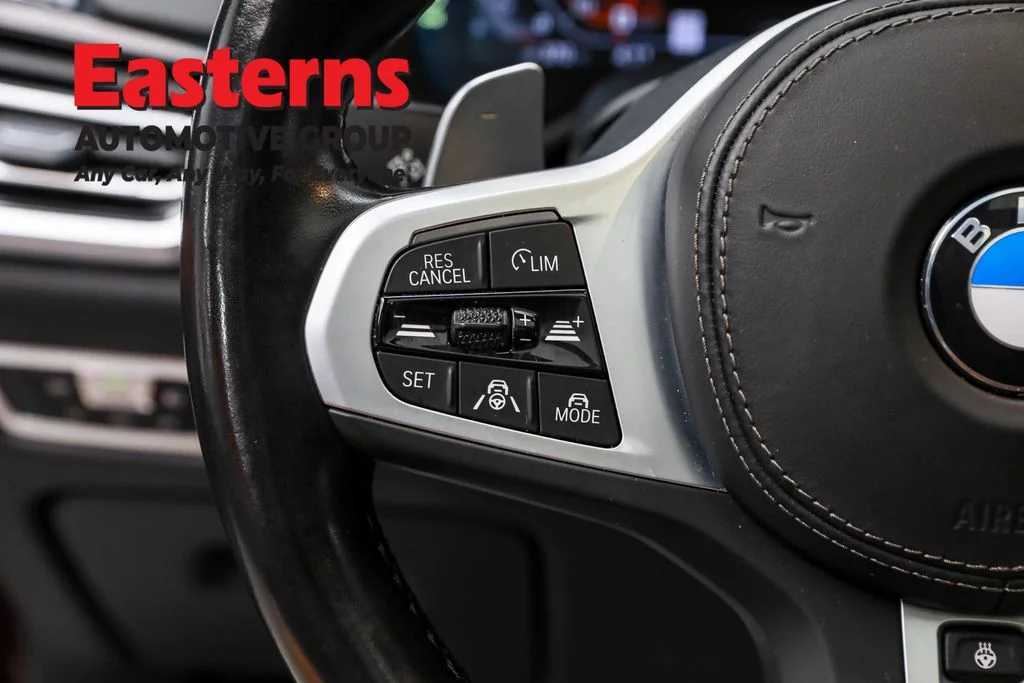 Used 2022 Red BMW M50i image 15