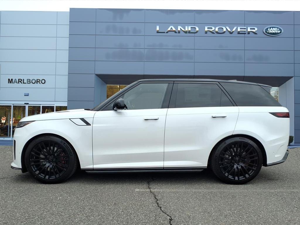 New 2026 Ostuni Pearl White LAND ROVER  image 6