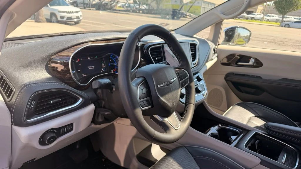Certified Used 2023 White Chrysler Limited image 6