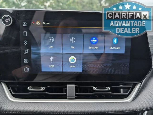 Used 2026 Summit White Chevrolet LT image 9