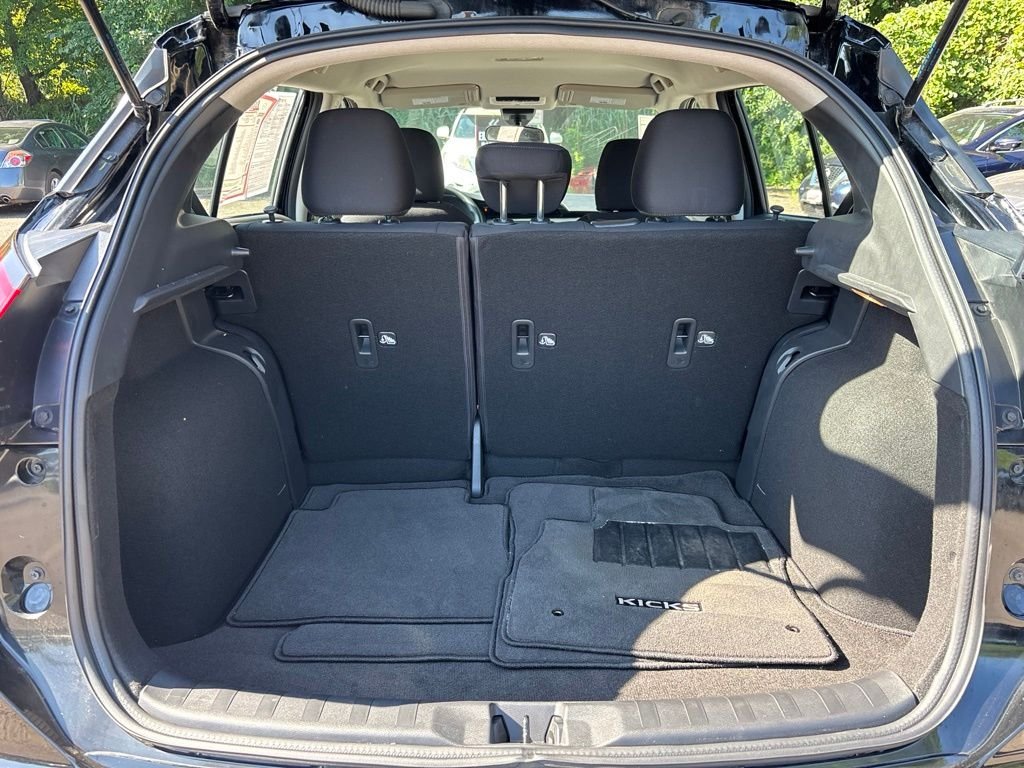 Used 2023 Black Nissan SV image 34