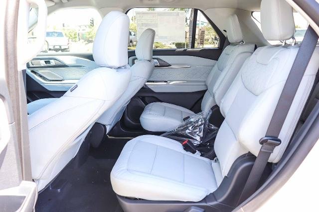 New 2026 Star White Metallic Tri-Coat Ford Platinum™ image 45
