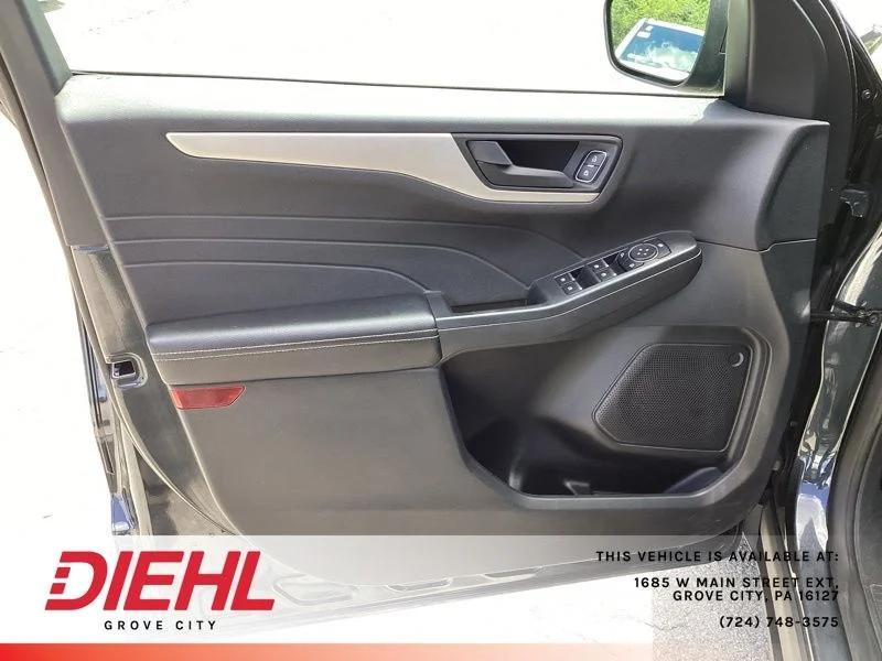 Used 2022 Blue Ford SE image 21