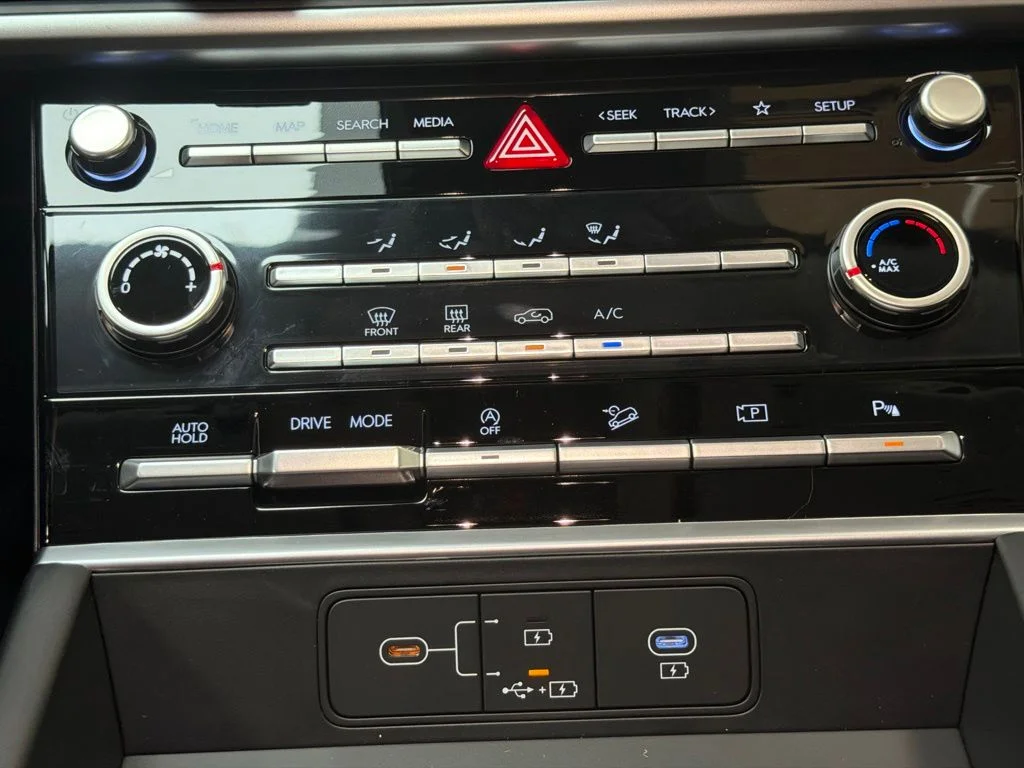 New 2027 Serenity White Hyundai SE image 17