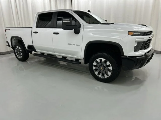 2024 Chevrolet Silverado HD Custom 4WD Crew Cab Standard Box's photo