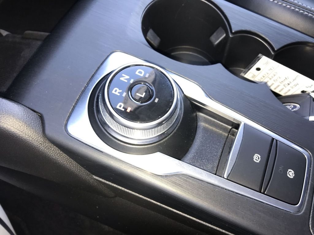 Used 2025  Ford Platinum image 22