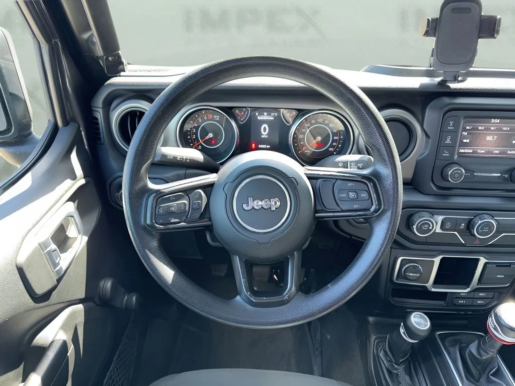 Used 2020  Jeep Sport image 13
