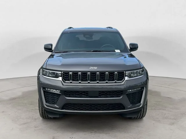 New 2026 Baltic Gray Metallic Clear-Coat Exterior Paint Jeep Limited image 8