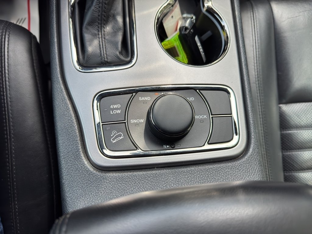Used 2020 Bright White Jeep Limited X image 32