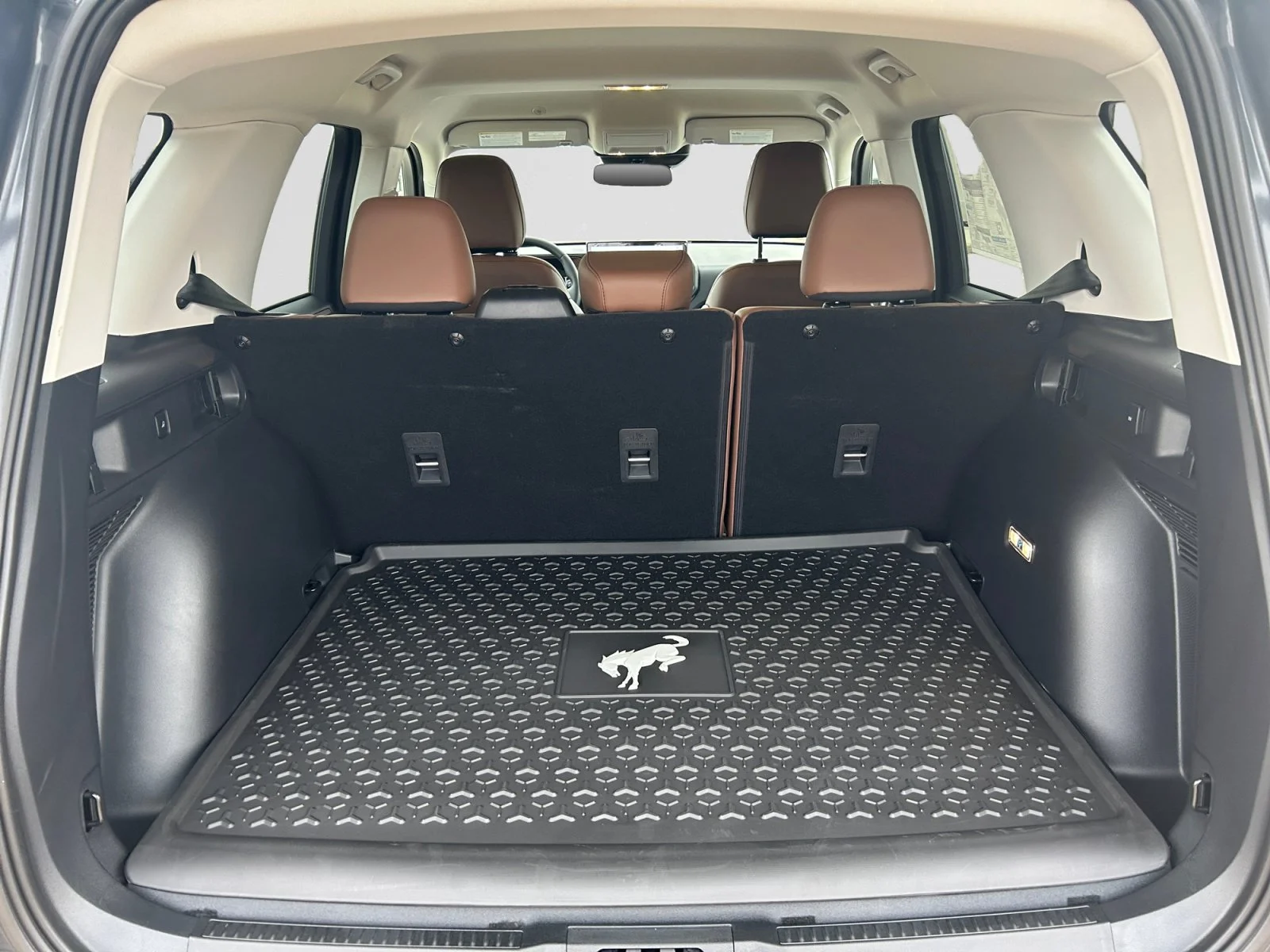 New 2026 Carbonized Grey Metallic Ford Outer Banks image 10