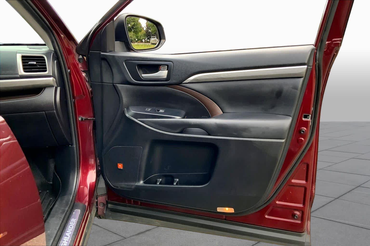 Used 2019 Ooh La La Rouge Mica Toyota Limited Platinum image 23