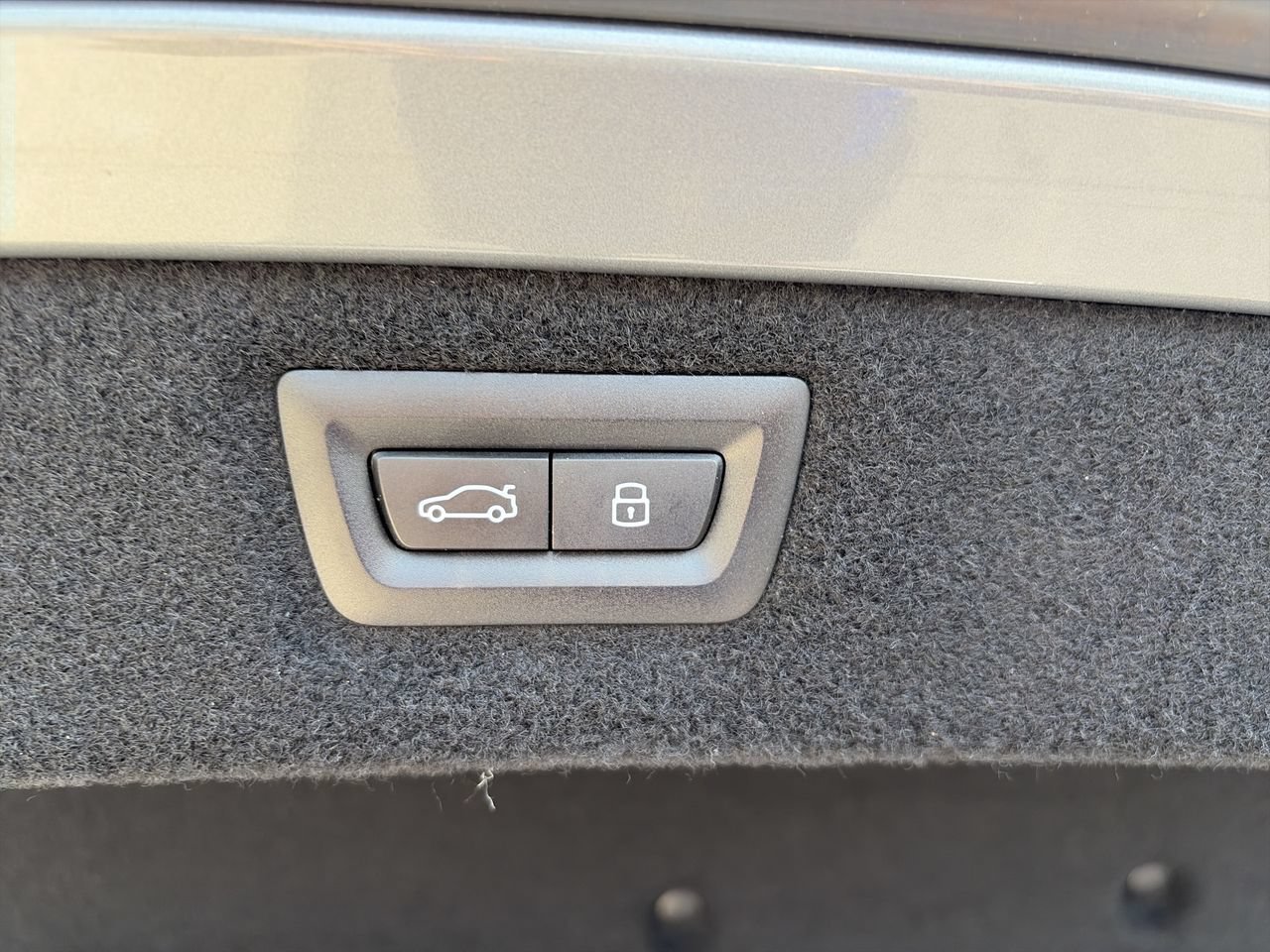 Used 2025 Skyscraper Grey Metallic BMW M850i xDrive image 32