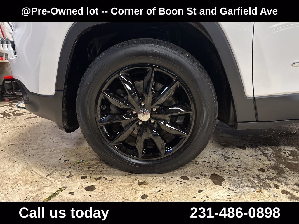 Used 2015 White Jeep Limited image 11