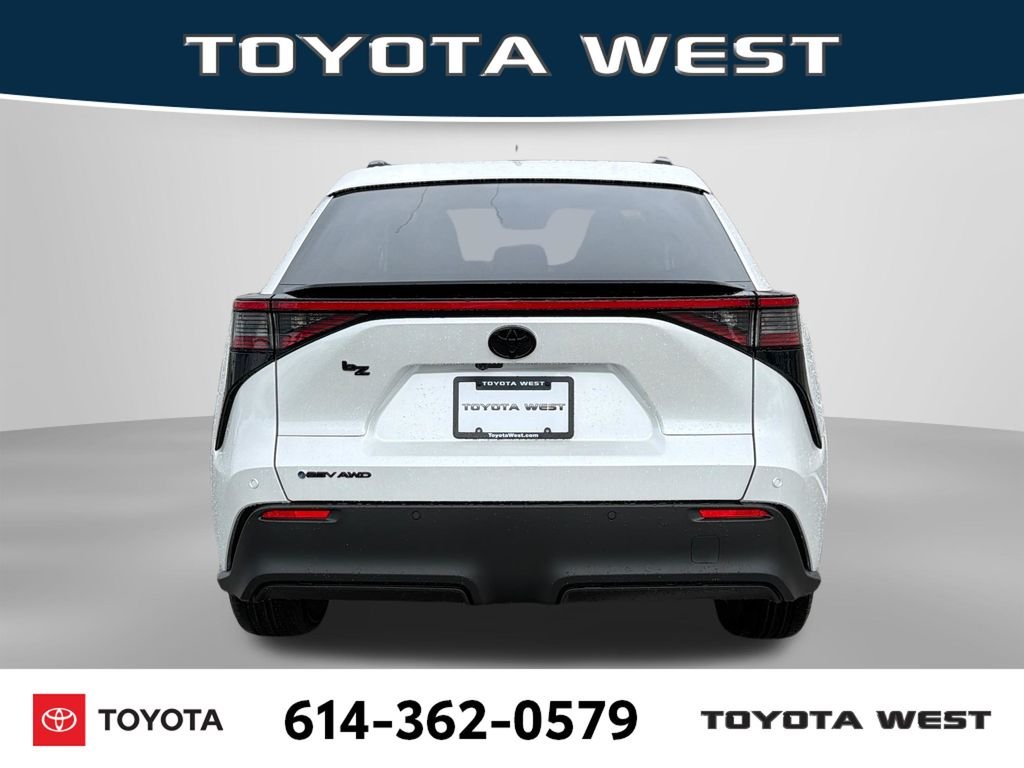 New 2026 Wind Chill Pearl Toyota XLE image 8
