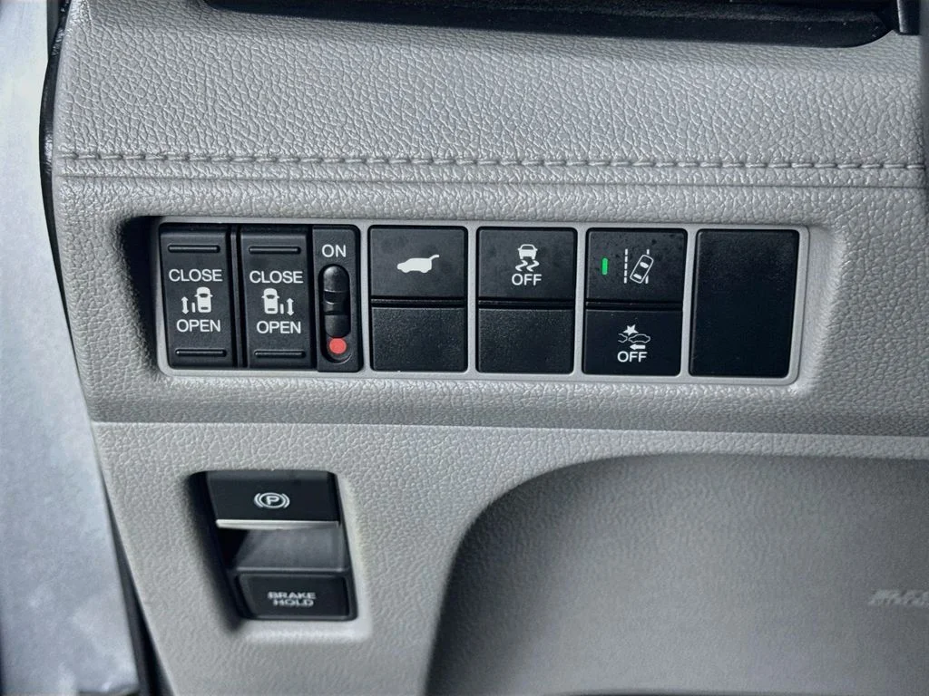 Certified Used 2019 Silver Honda EX-L image 11
