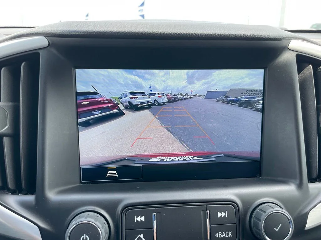 Used 2022 Cayenne Red Tintcoat GMC SLE image 20
