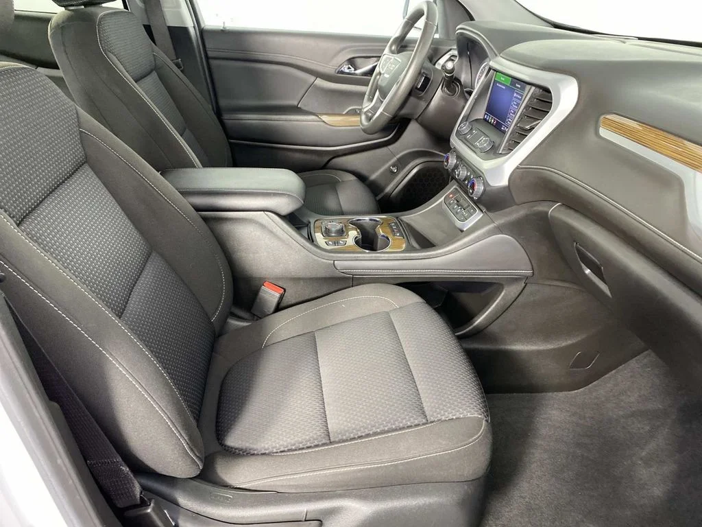 Used 2023 White GMC SLE image 12