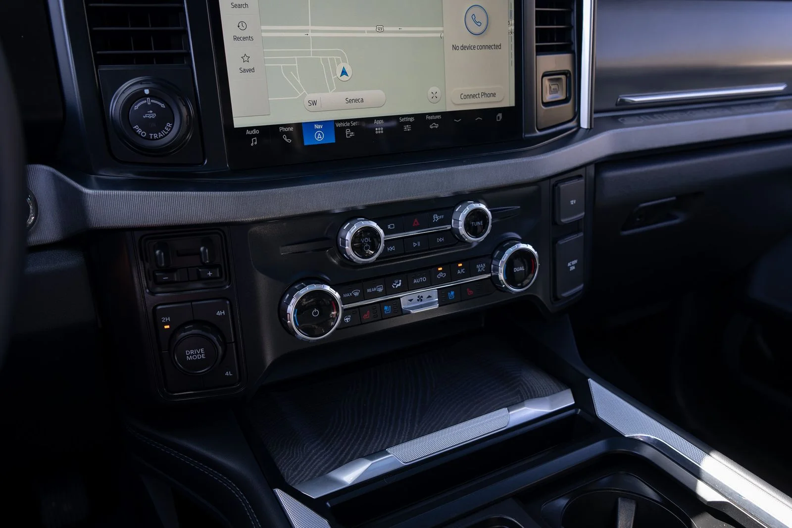 2025 Ford F-450 Super Duty Platinum - Photo 45