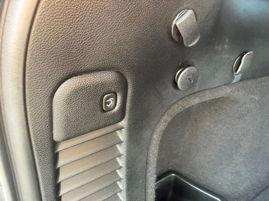 Used 2018 Gray Jeep Altitude image 43