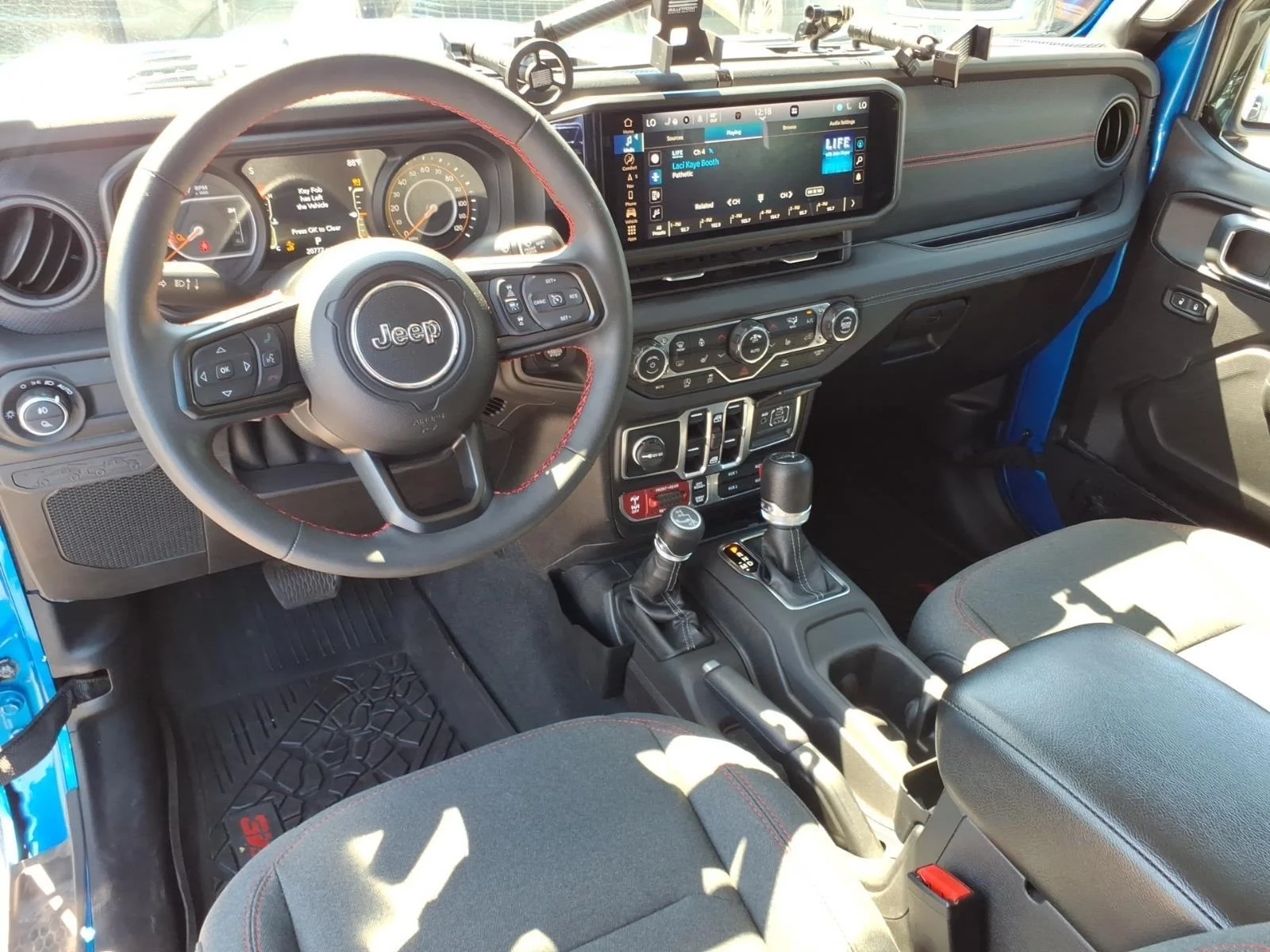 Used 2024 Hydro Blue Pearlcoat Jeep Rubicon image 22