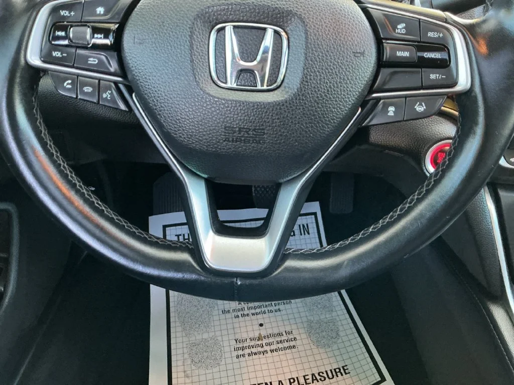 Used 2018 Black Honda Touring image 25