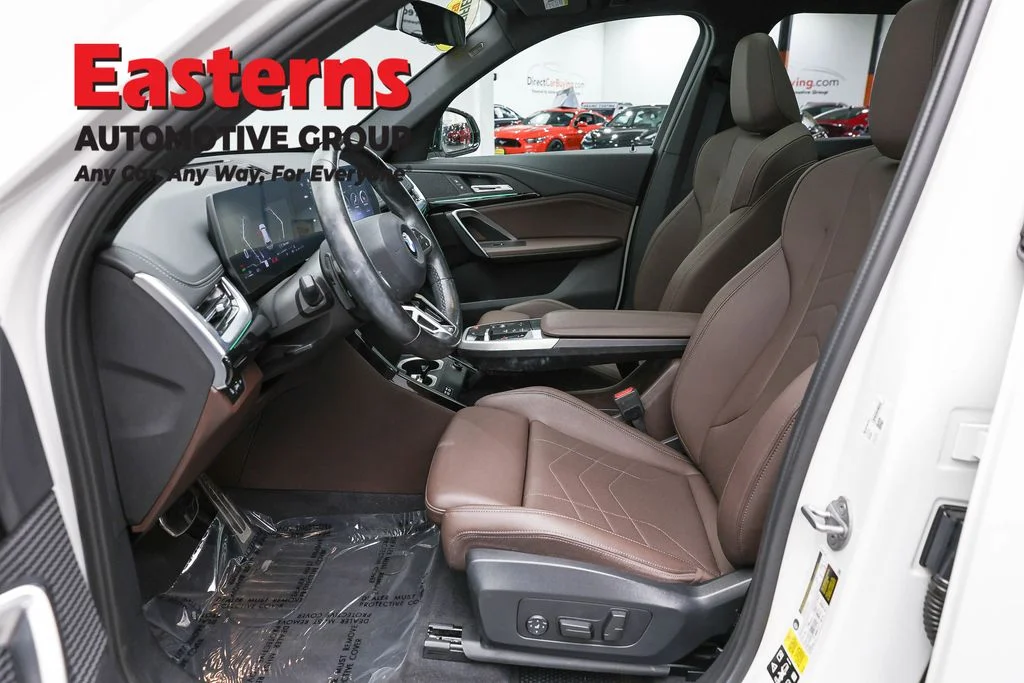 Used 2023 White BMW xDrive28i image 14