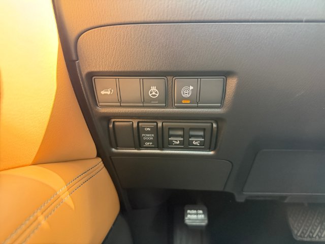 Used 2022 White INFINITI Sensory image 26