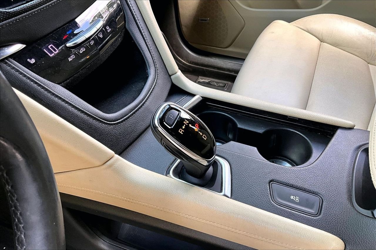 Used 2017 Silver Cadillac Luxury image 15