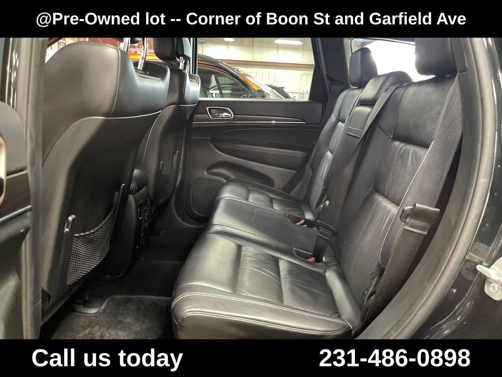 Used 2015 Green Jeep Limited image 21