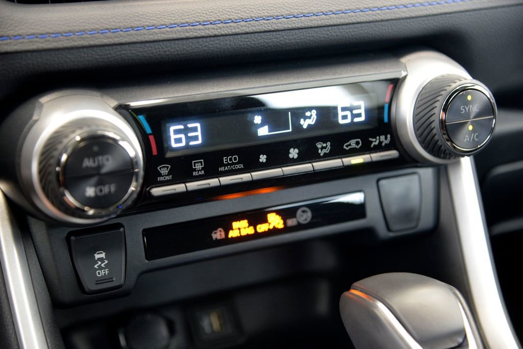 2023 Toyota RAV4 SE - Photo 24