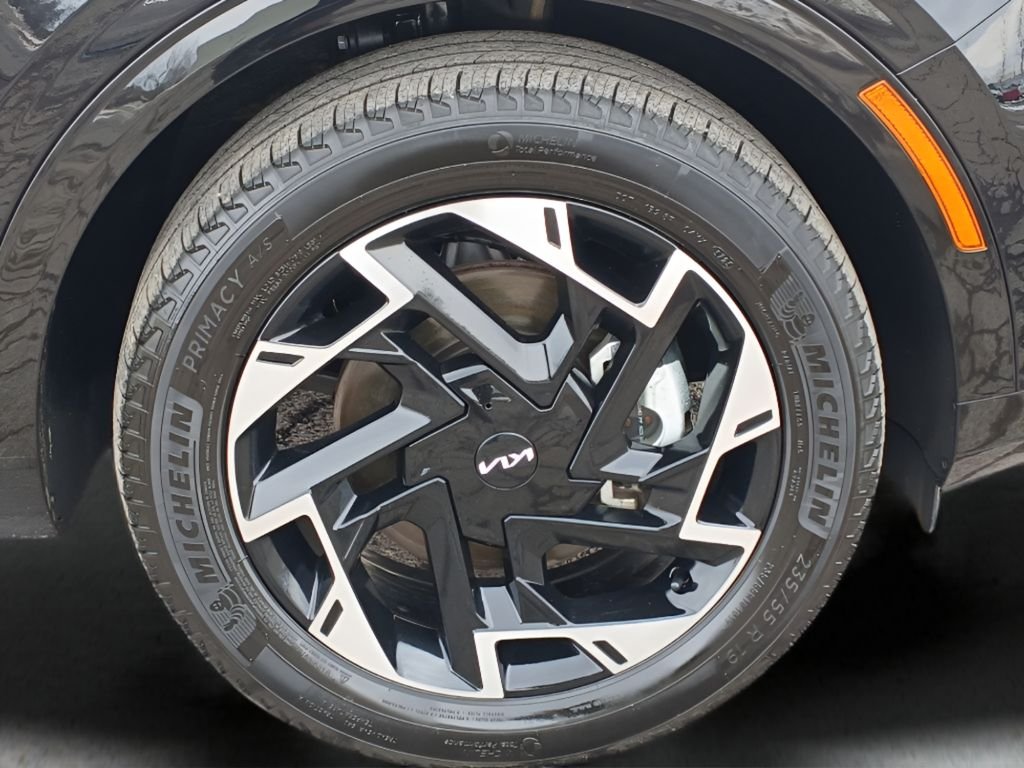 Used 2024 Black Kia SX-Prestige image 32