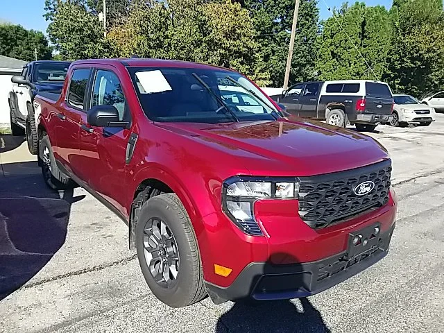 Used 2025 Red Ford XLT image 4