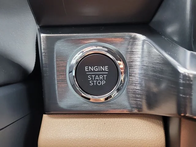 New 2026 White Metallic Ford Lariat image 31