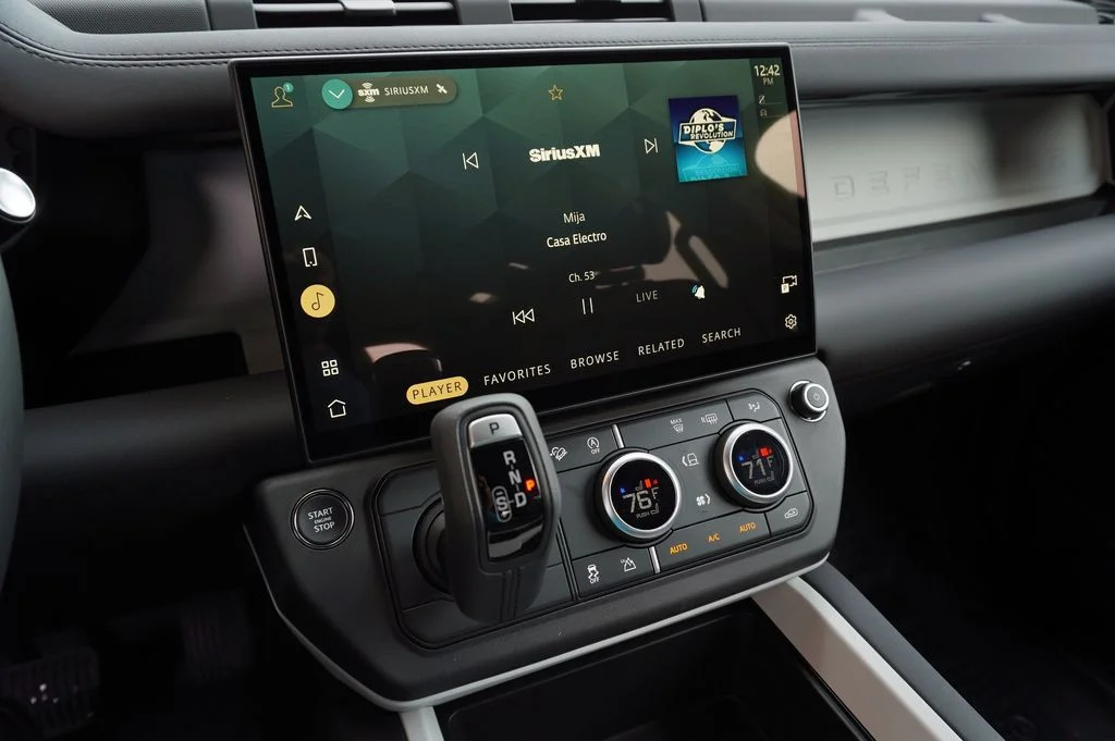 New 2026 Santorini Black Land Rover S image 21