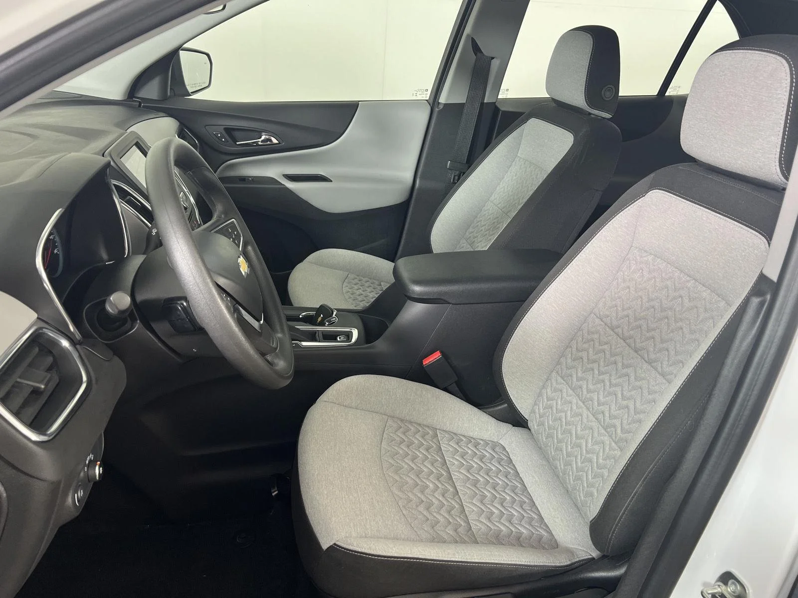Used 2024 Summit White Chevrolet LS image 6