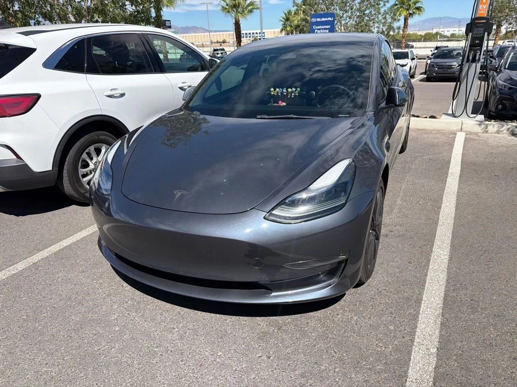 Used 2023  Tesla Base image 5
