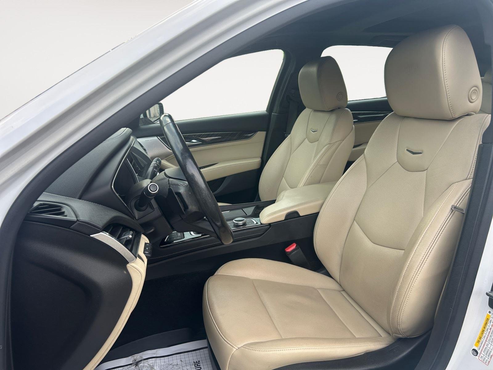 Used 2020 Crystal White Tricoat Cadillac Premium Luxury image 9