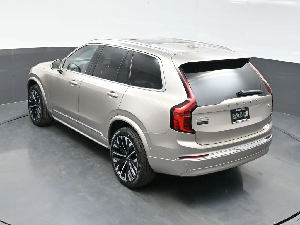 Used 2026 Bright Dusk Volvo Plus image 34