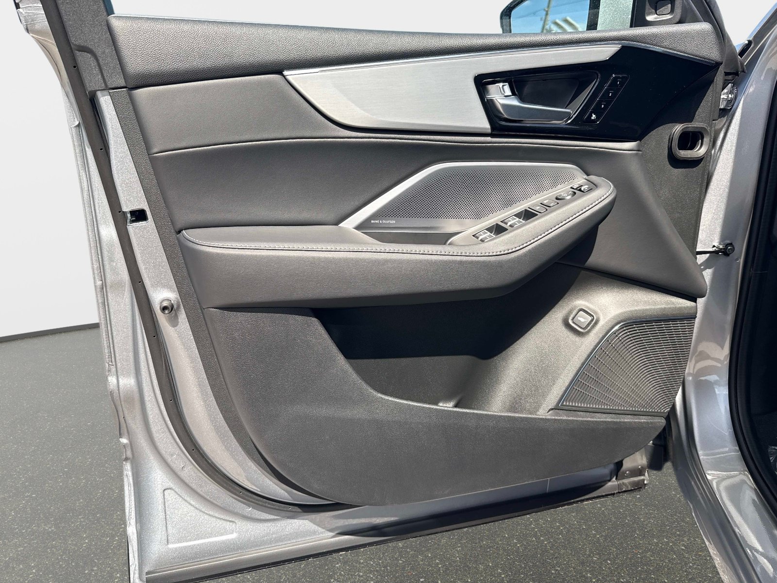 Used 2026 Solar Silver Metallic Acura w/Technology Package image 17