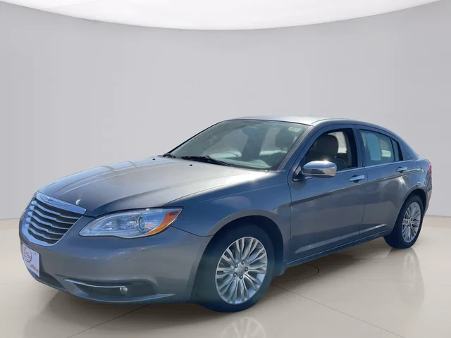 Pre-Owned 2011 Chrysler 200 LIMITED
