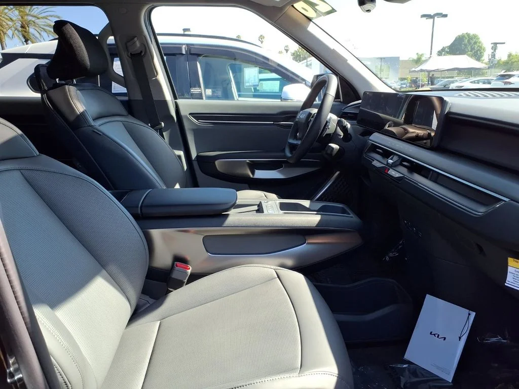 New 2026 Ebony Black Kia Light Long Range RWD image 7