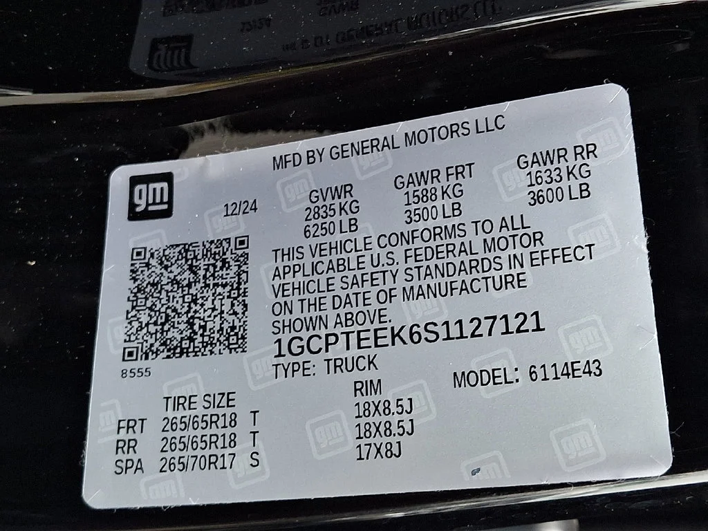 Used 2025 Black Chevrolet Trail Boss image 28