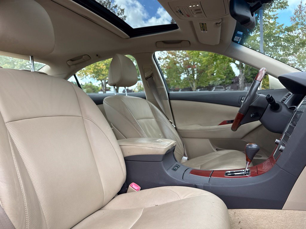 Used 2007 Golden Almond Metallic Lexus 350 image 22