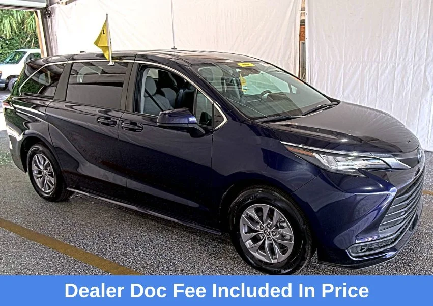 Used 2022  Toyota LE image 1