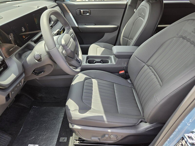 New 2027 Frost Blue / Black Roof Kia X-Line S image 6