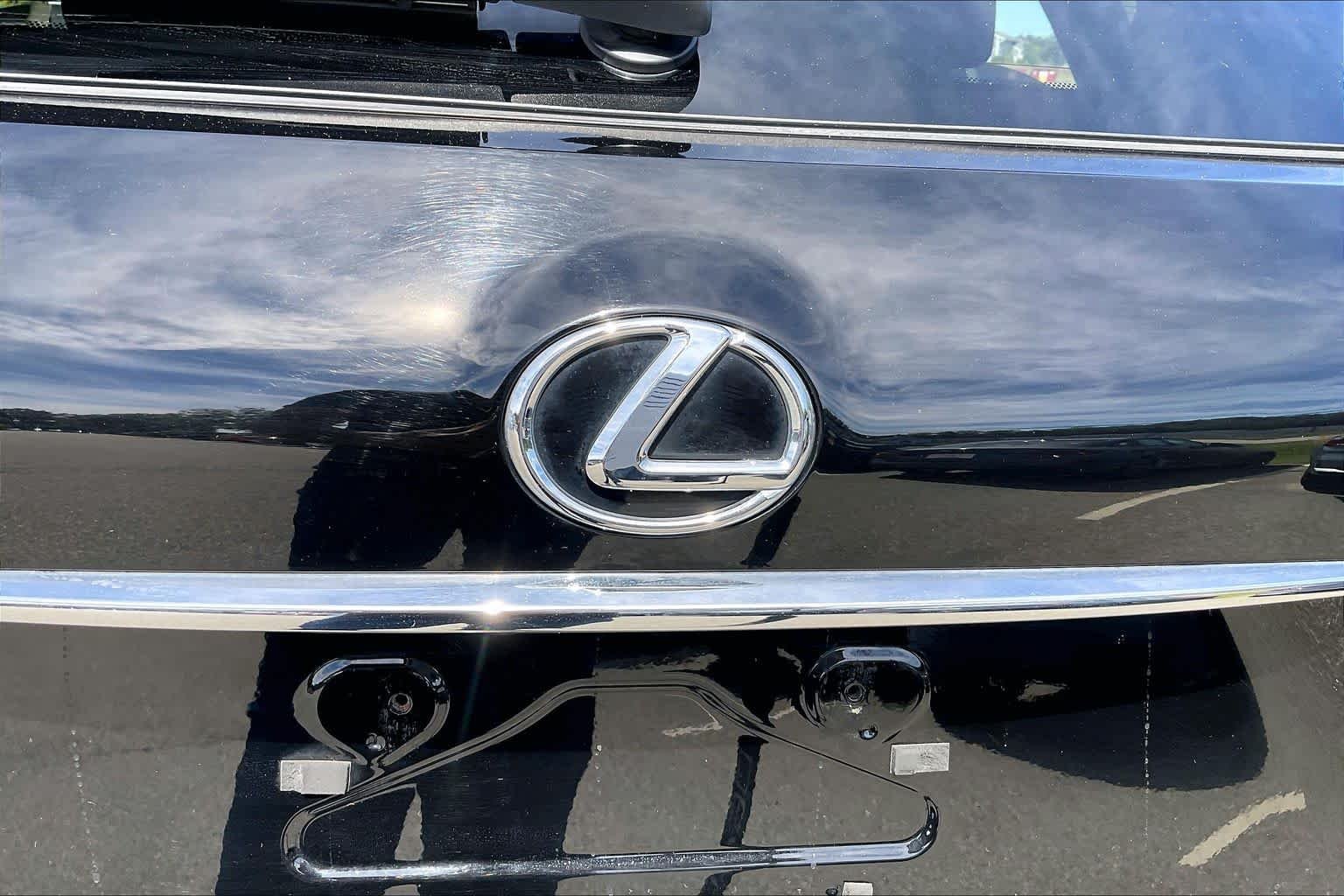 Used 2017 Obsidian Lexus  image 32